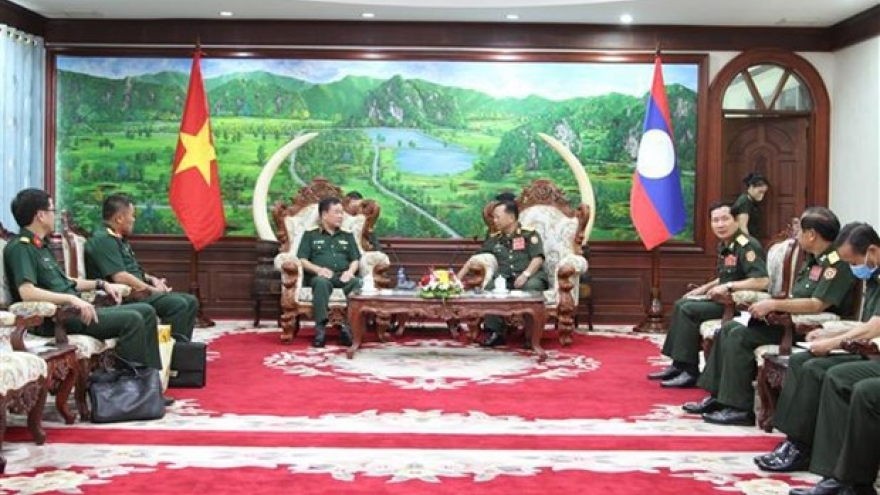 Vietnam, Laos strengthen defence ties